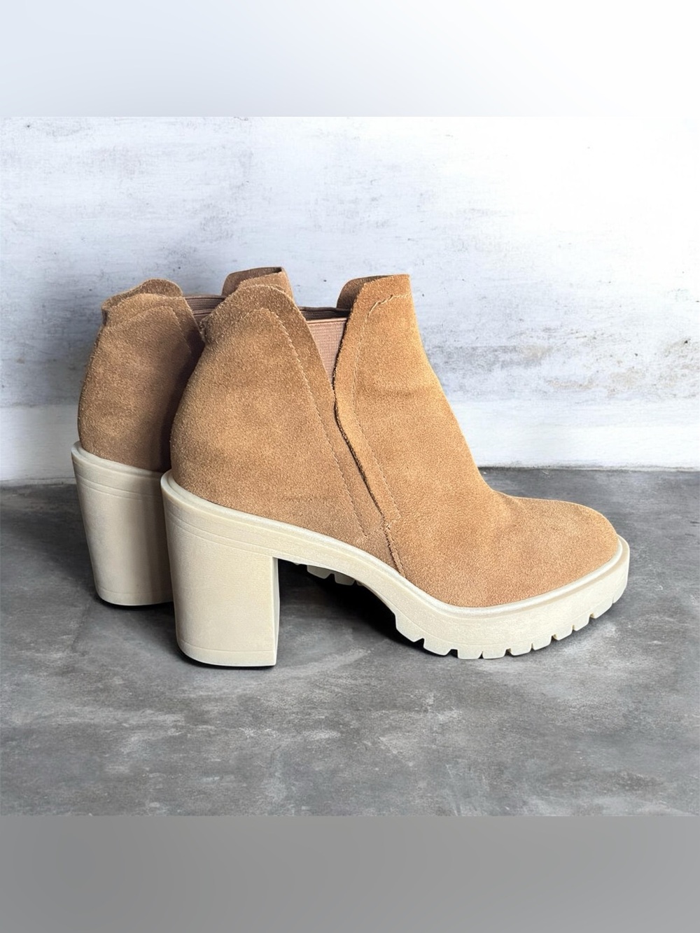 Dolce Vita Ankle Pull On Boots Size 9 Chunky Platform Brown Camel Suede